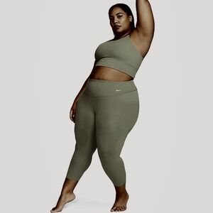 Women’s Nike Zenvy Gentle Support Hight Waisted 7/8 Leggings New With Defects